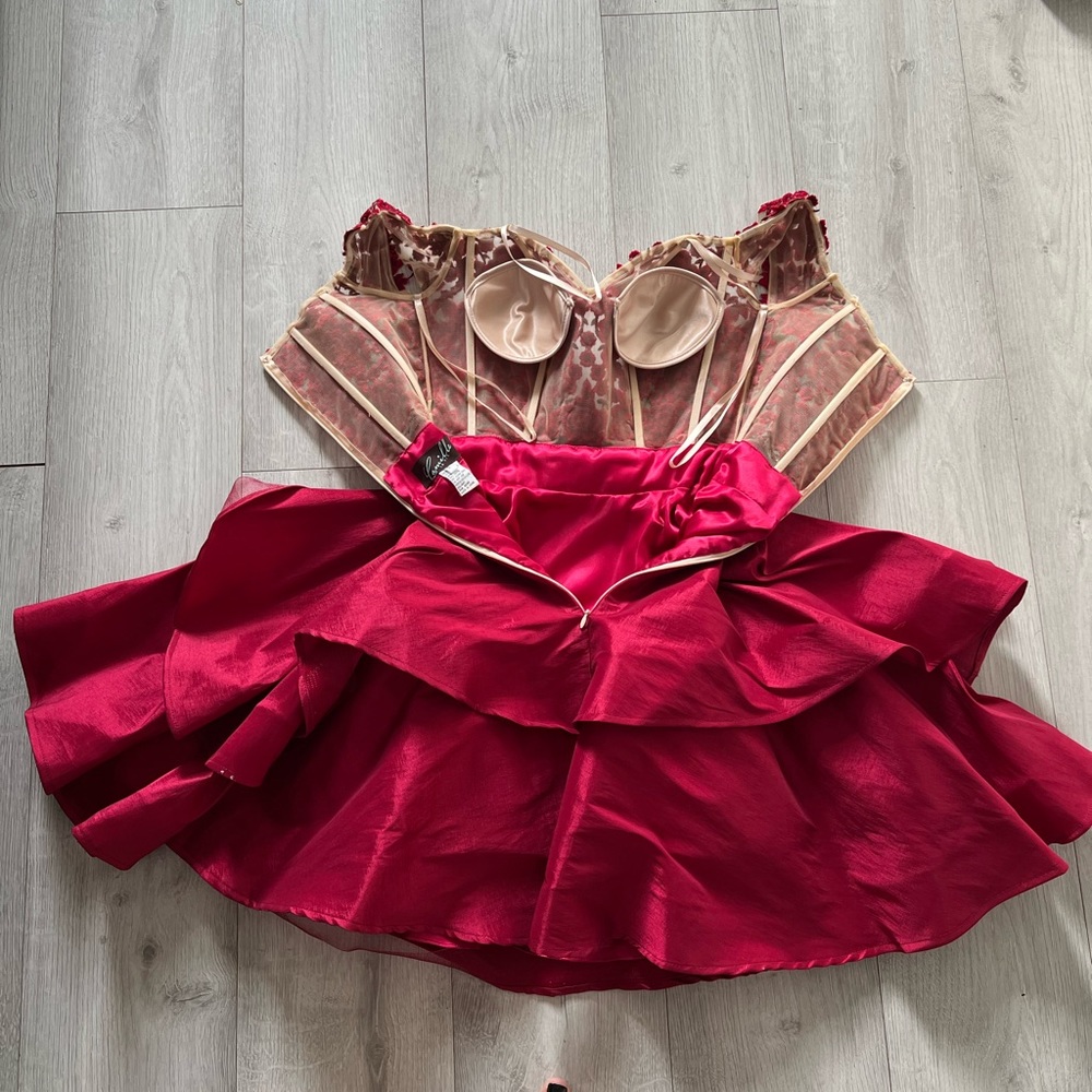 Camille La Vie 👗 - Picture 3 of 7